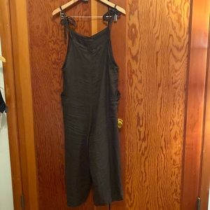 100% Linen. Made in Italy Jumper. Tie shoulder. Wide leg. Crop. Dark chocolate.